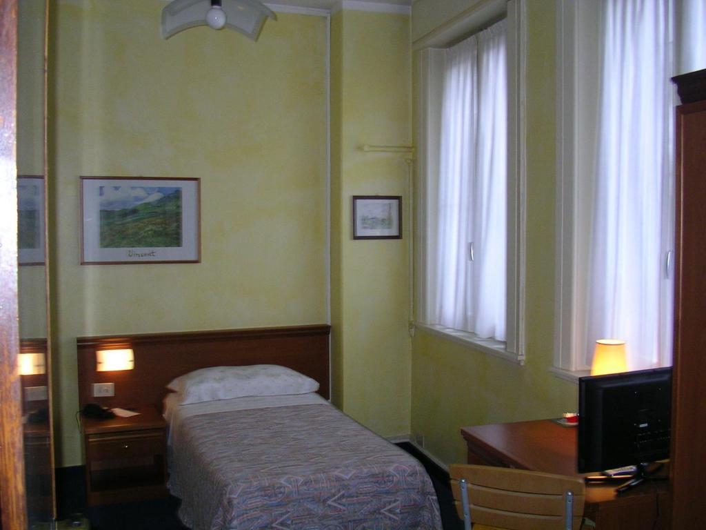 Albergo Cristallo Legnano Chambre photo